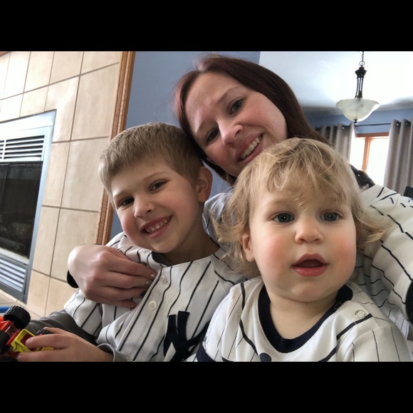 Meet your Posher, Amanda - Picture 2 of 4